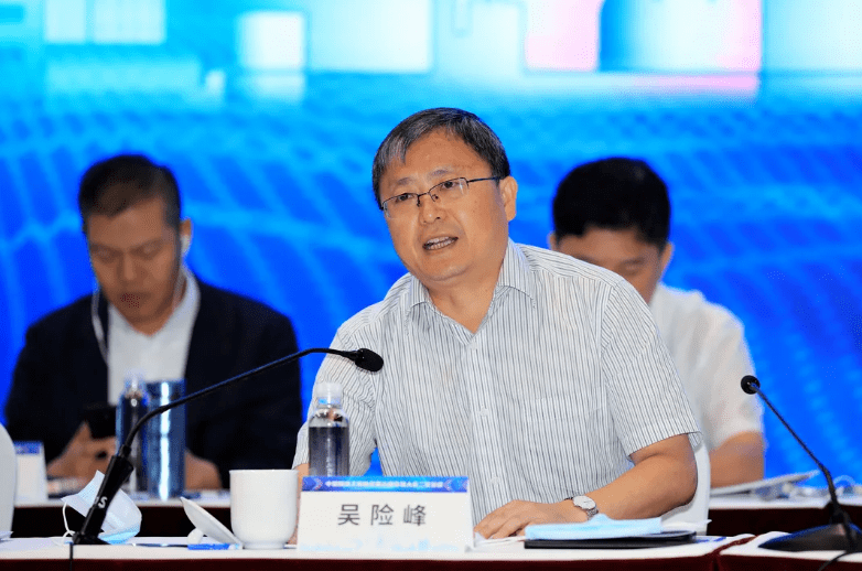 吴险峰以差异化环保政策为钢铁业减污降碳护航