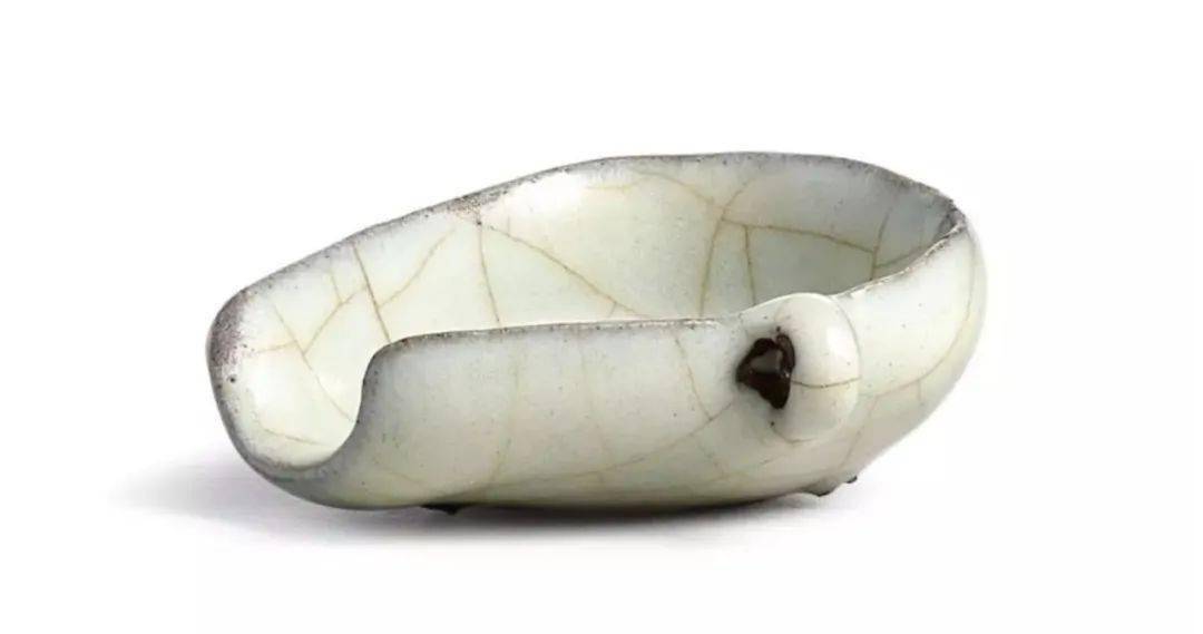 南宋 官窑鸟食器   2018香港苏富比春拍 成交价150万港币