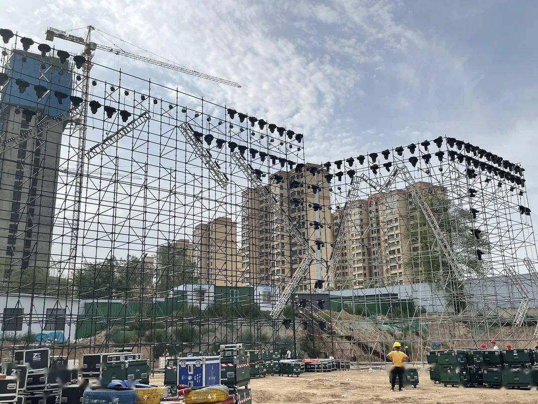 暂停演出致海东上亿广场忠实朋友的一封信