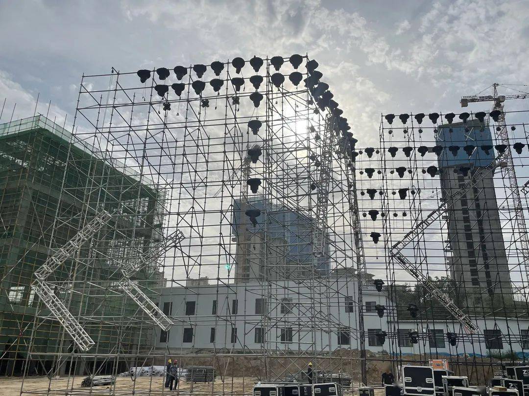 暂停演出致海东上亿广场忠实朋友的一封信