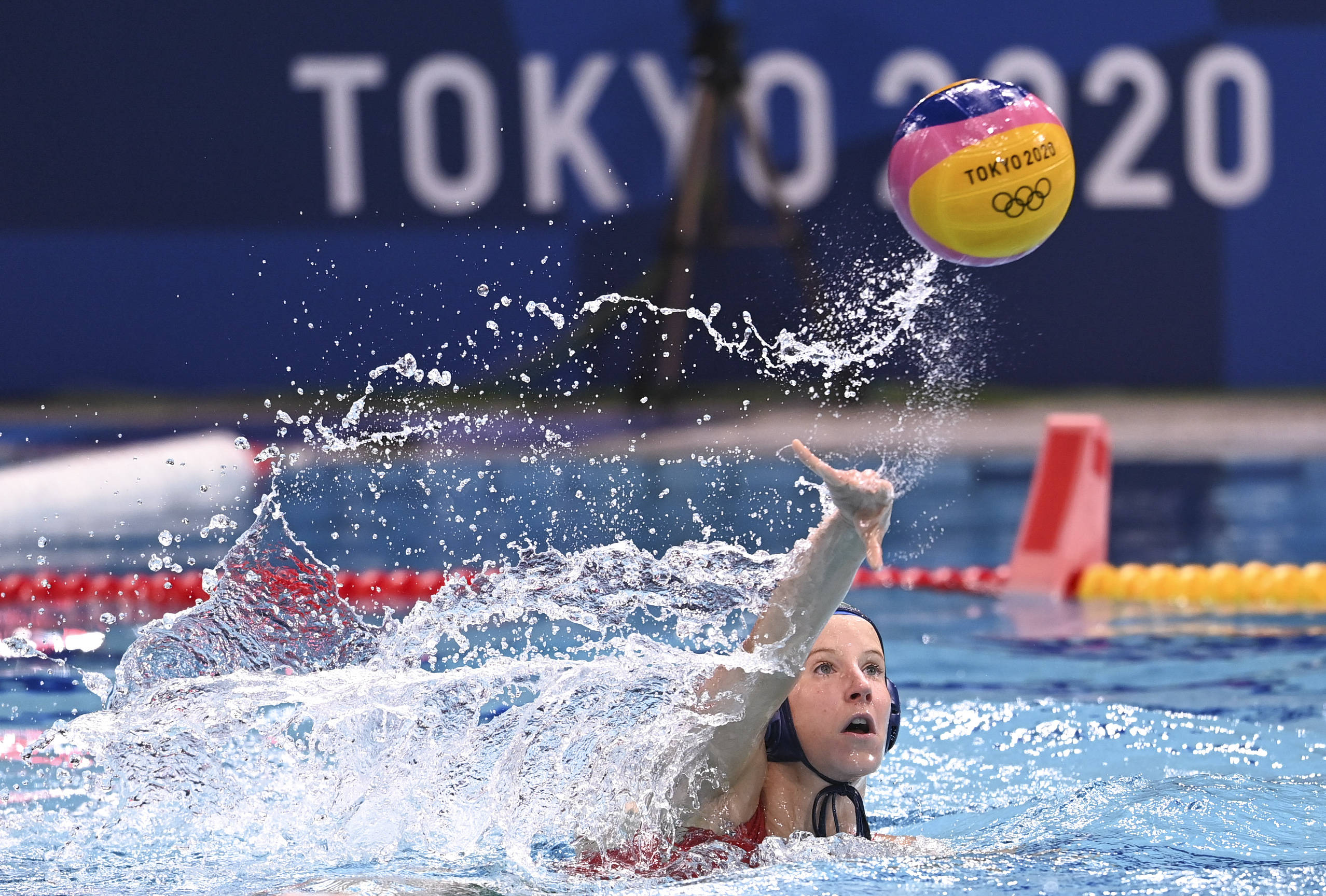 当日,在东京奥运会女子水球半决赛中,西班牙队战胜匈牙利队,晋