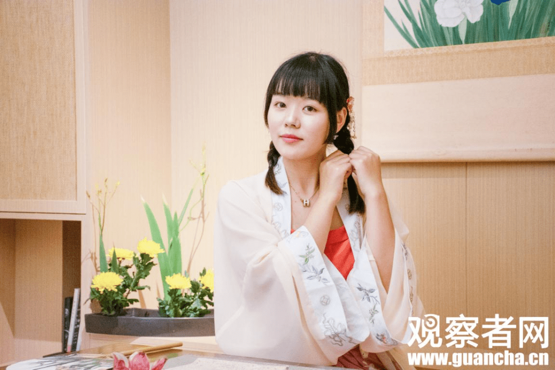 车主|人物|汉服小姐姐和她装不进柜子的“大潮玩”