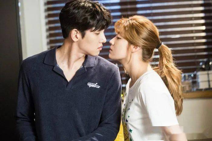 67600多万网友评选下那些绝配的韩剧前十荧幕恋人出炉