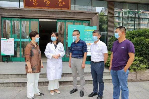 中医药|江苏省中呼吸与危重症专家今驰援扬州 为勇士们点赞！