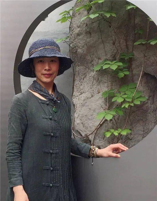 当代艺术家王文婕国画工笔《扇面系列》《水石系列》作品赏析