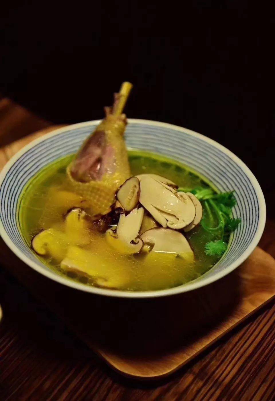 新鲜松茸多少钱一斤中间商利润超出你想象想买新鲜松茸的来看看