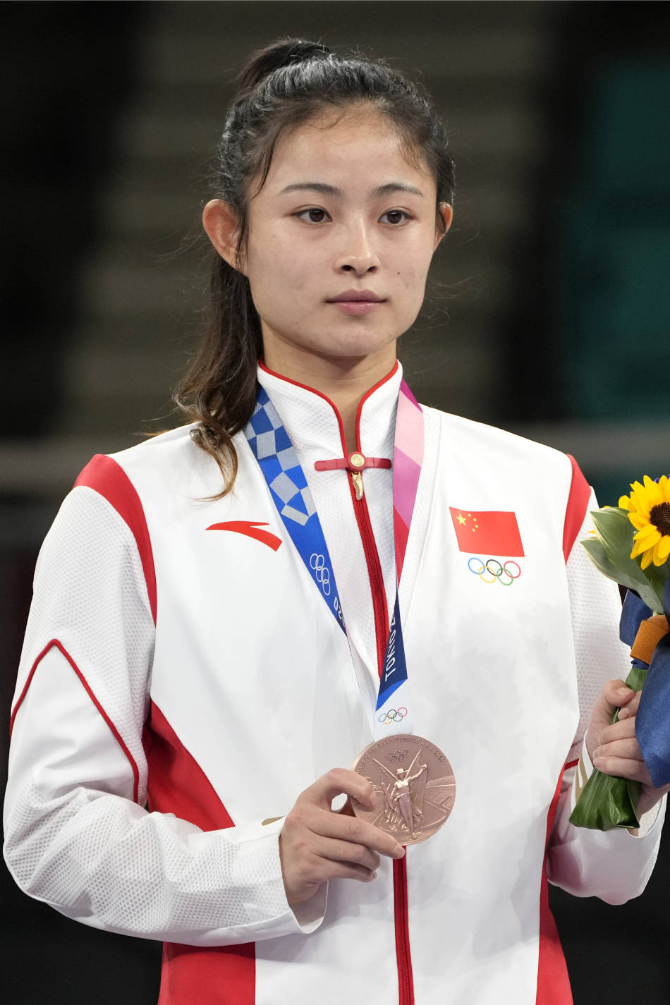 这个成绩(铜牌)并不是自己想要的,我还可以再进一步.——龚莉