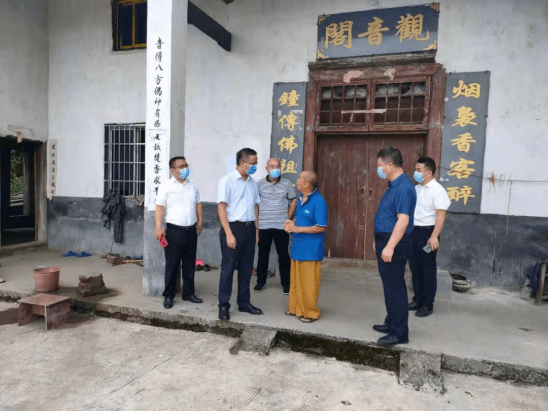 郭松青到三都镇督查疫情防控和疫苗接种工作