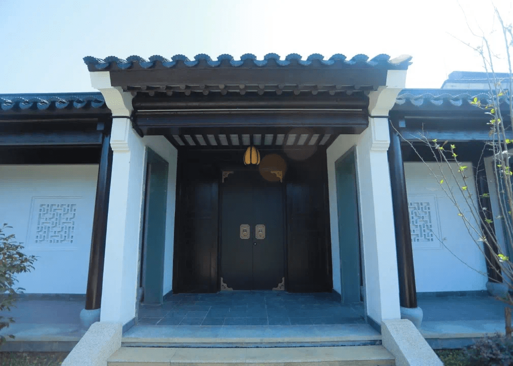 徽派合院实景图汲取自然的灵感,加以思考,设计,塑造出当代桃源的高远