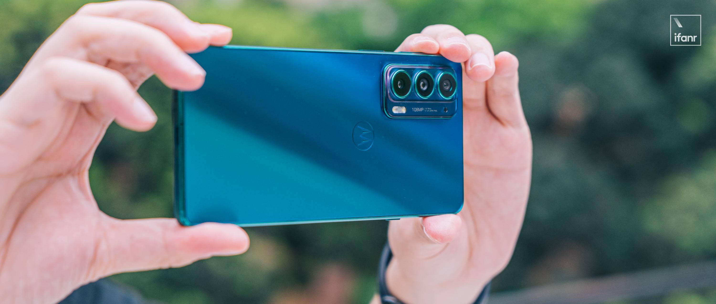 摩托罗拉edge轻奢版体验面对163g的轻薄我还是犹豫了