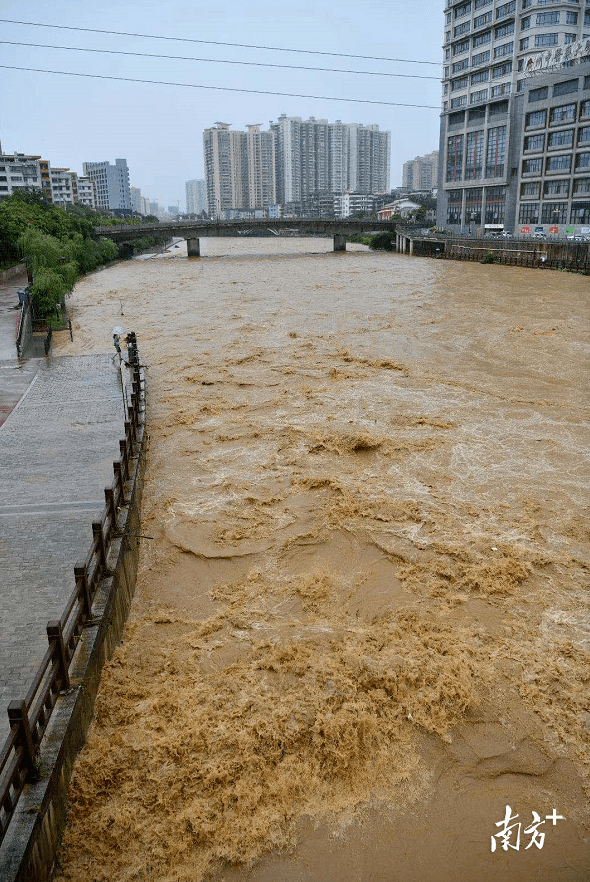 清远暴雨还没结束!未来几天的天气是这样.