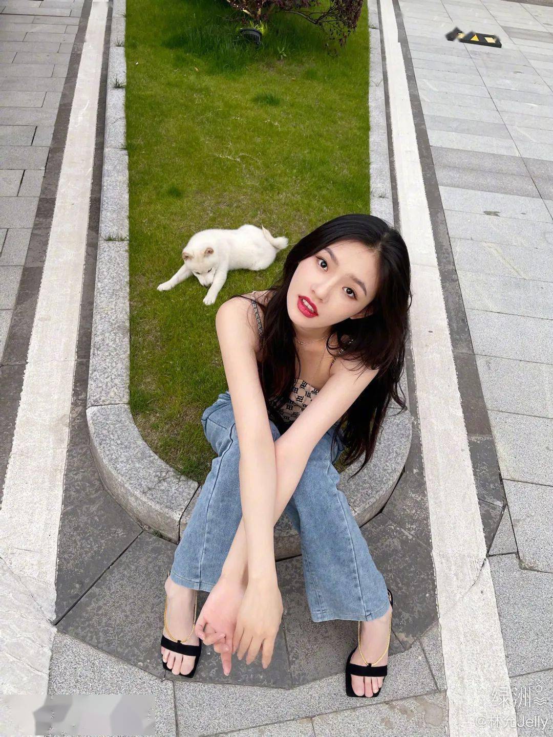 林允恋情实锤90次拒不承认进娱乐圈高开低走姑娘你的真实目的究竟是啥