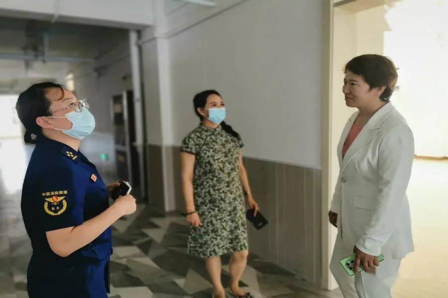 校园|筑牢校园安全“防火墙” 崆峒区消防救援大队联合区教育局对全区幼儿园开展消防安全专项检查