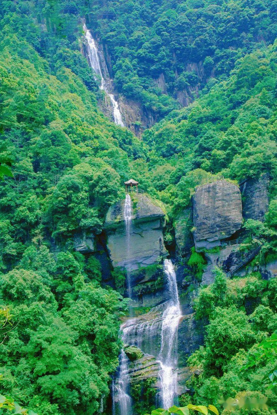 这个景区山青水秀值得你来探险