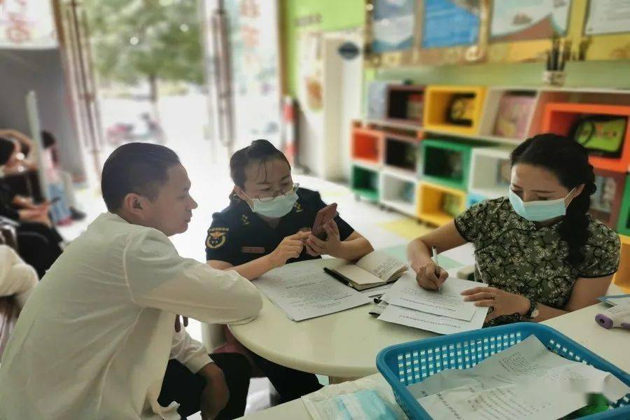 校园|筑牢校园安全“防火墙” 崆峒区消防救援大队联合区教育局对全区幼儿园开展消防安全专项检查