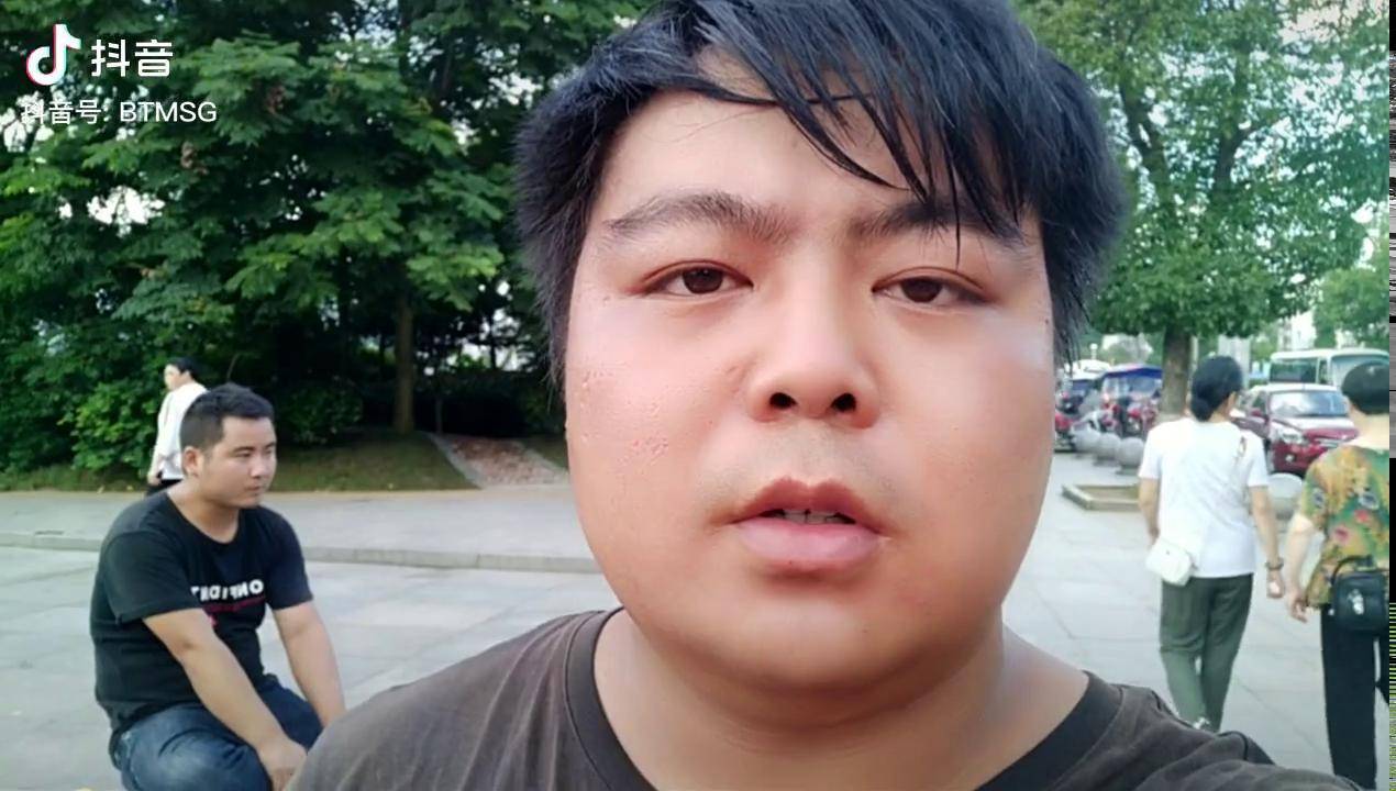 四川成都大哥拉了一大车夏橙竟然卖6块钱斤还有那么多人吃