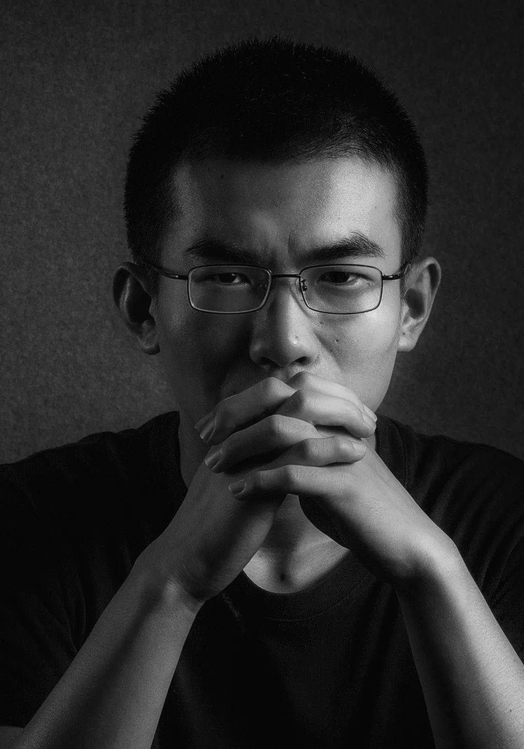 因为|从北电保安到最佳导演：用影像爱土地上受苦难的人