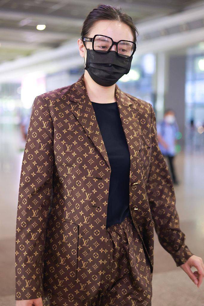 黑色|夏末初秋 赶紧备上一件西装外套做帅气大女人