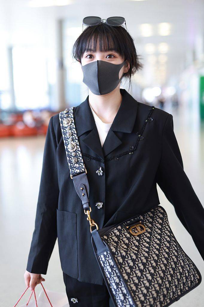 黑色|夏末初秋 赶紧备上一件西装外套做帅气大女人