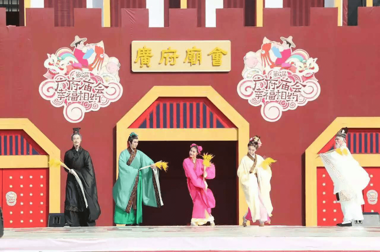 服装|熟悉朝代服装妆容是基本功，汉服造型师专业度被六成粉丝看重