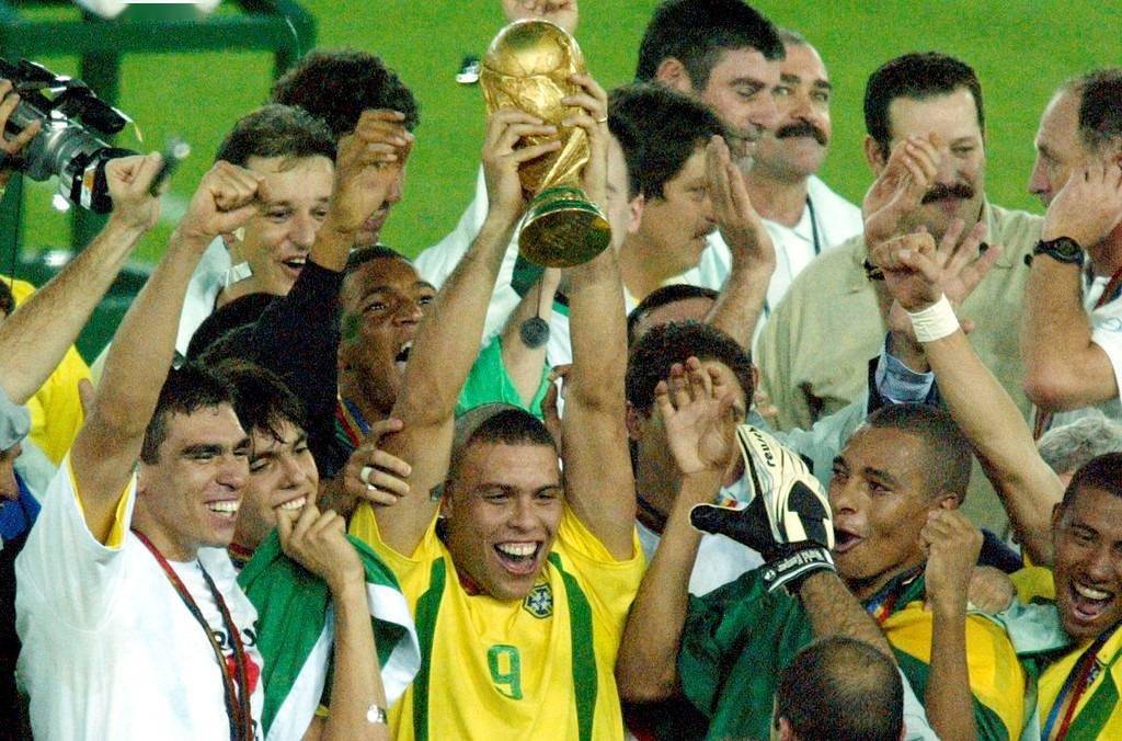 巴西历来盛产优秀球员,从欧洲五大联赛到中超,豪门球队中遍布巴西球星
