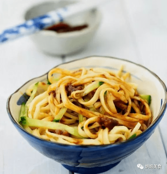 自己做面条怎么做点酱呢 509458e7576f4e4d8115361fbe5466a6.png