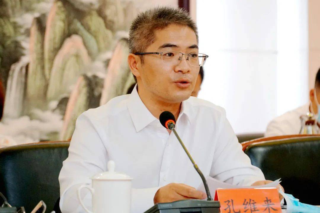 驻宁企业代表,太平洋人寿保险公司宁夏分公司总经理孔维来发言自治