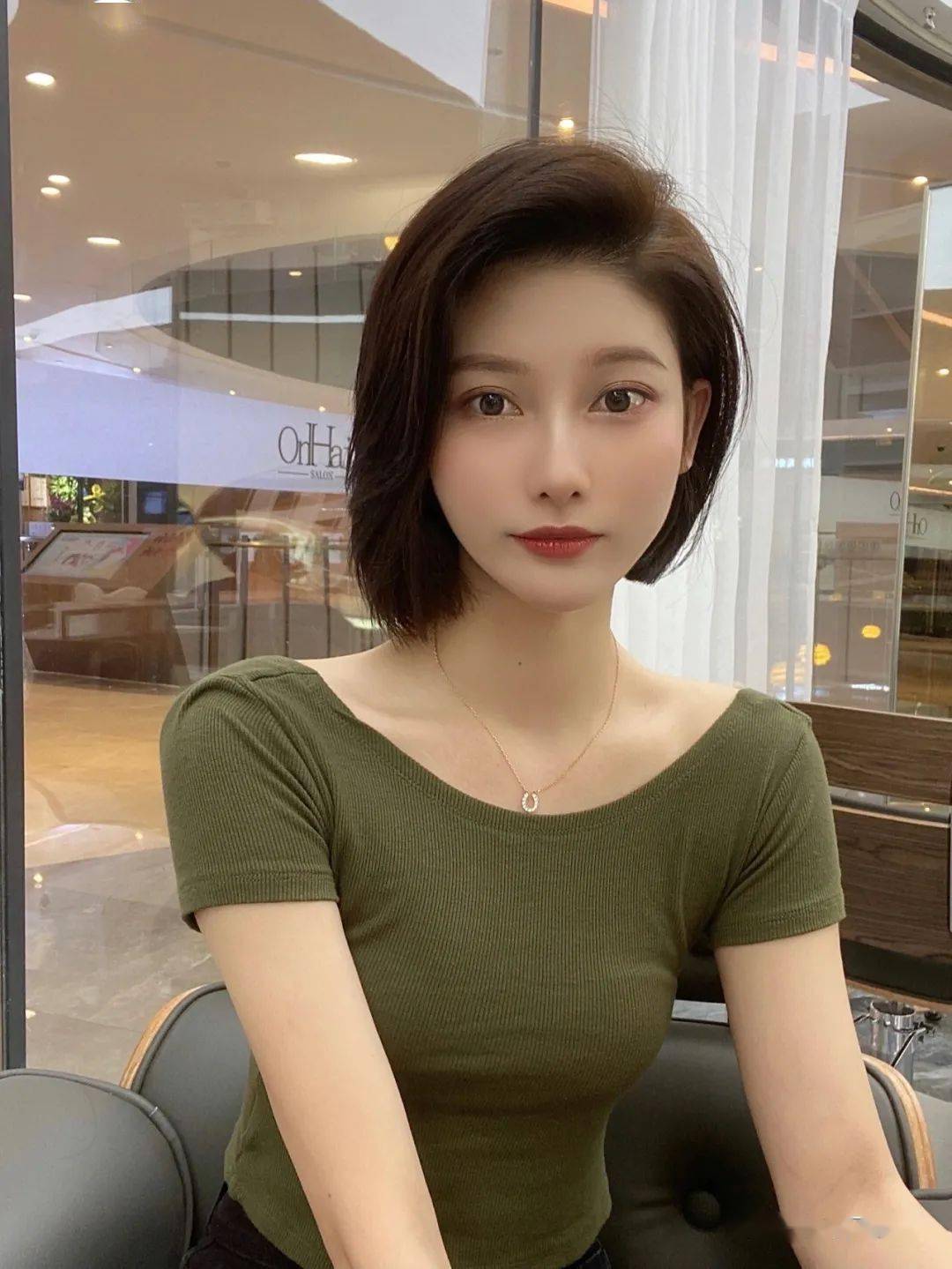 剪短发发型免打理 8ea41f4fe373473286630545ac4f4361.jpeg
