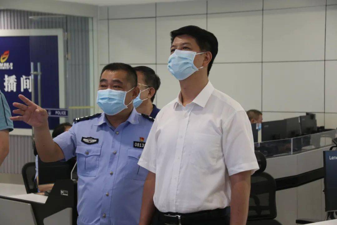 临汾市委副书记政法委书记洪洞县委书记黄巍实地调研临汾公安交警交通