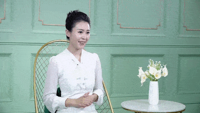 脸部|52岁王菲消失900天后，逼疯网友：终于明白为何她这么让人难忘