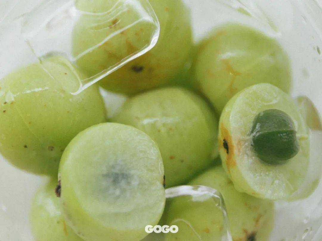 王炸奈雪霸气橄榄玉油柑yyds