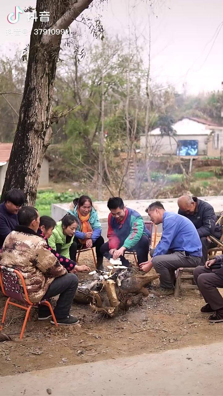 农村闲聊照片图片