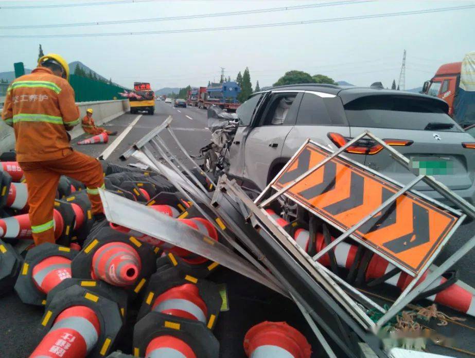 事发沈海高速31岁企业家驾驶蔚来车祸身亡一个细节引发网友争论