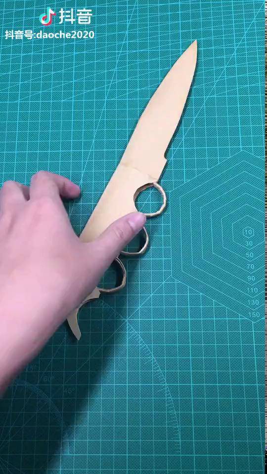 折纸爪子刀图片