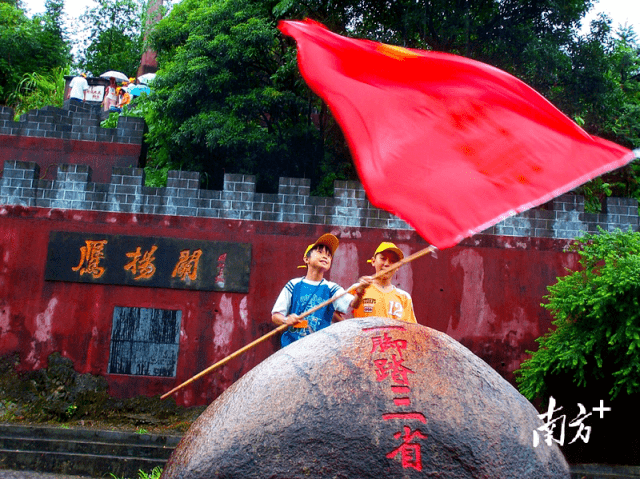 鹰扬关地理位置特殊,历史人文内涵厚实,是不可多得的红色旅游资源.