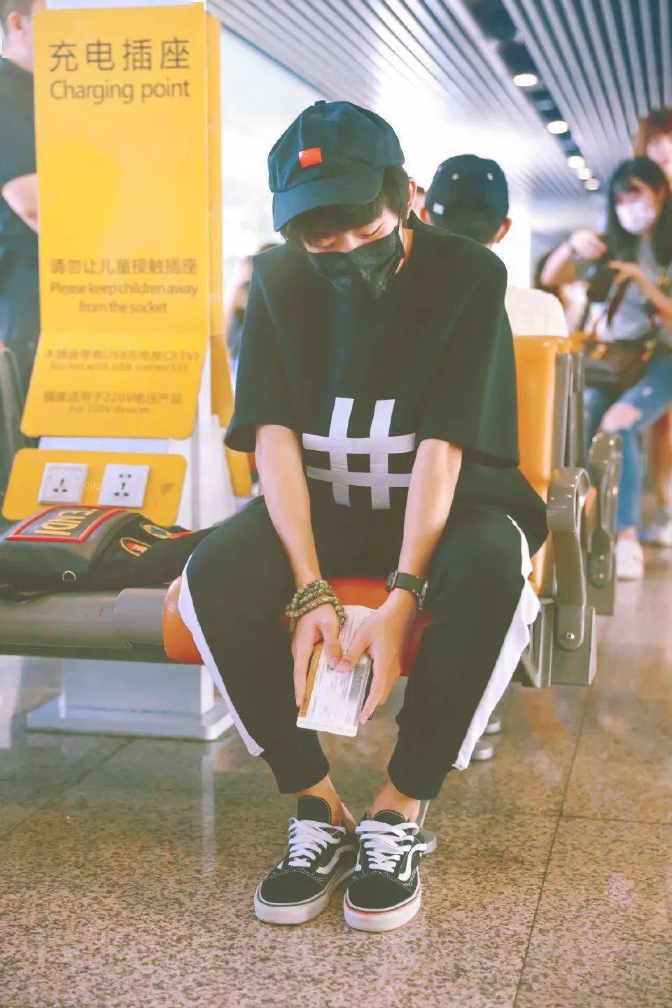 跟着易烊千玺穿搭快来get同款吧