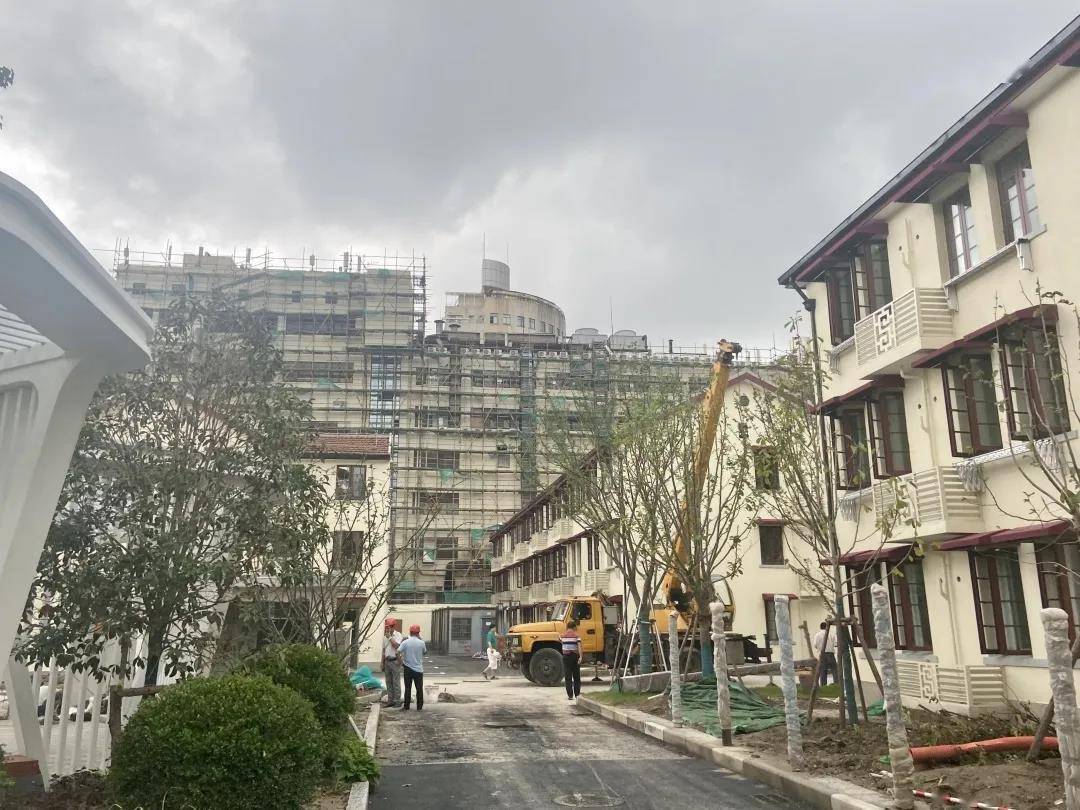 日前,随着曹杨一村二工区旧住房成套改造项目的完工,共有369户居民