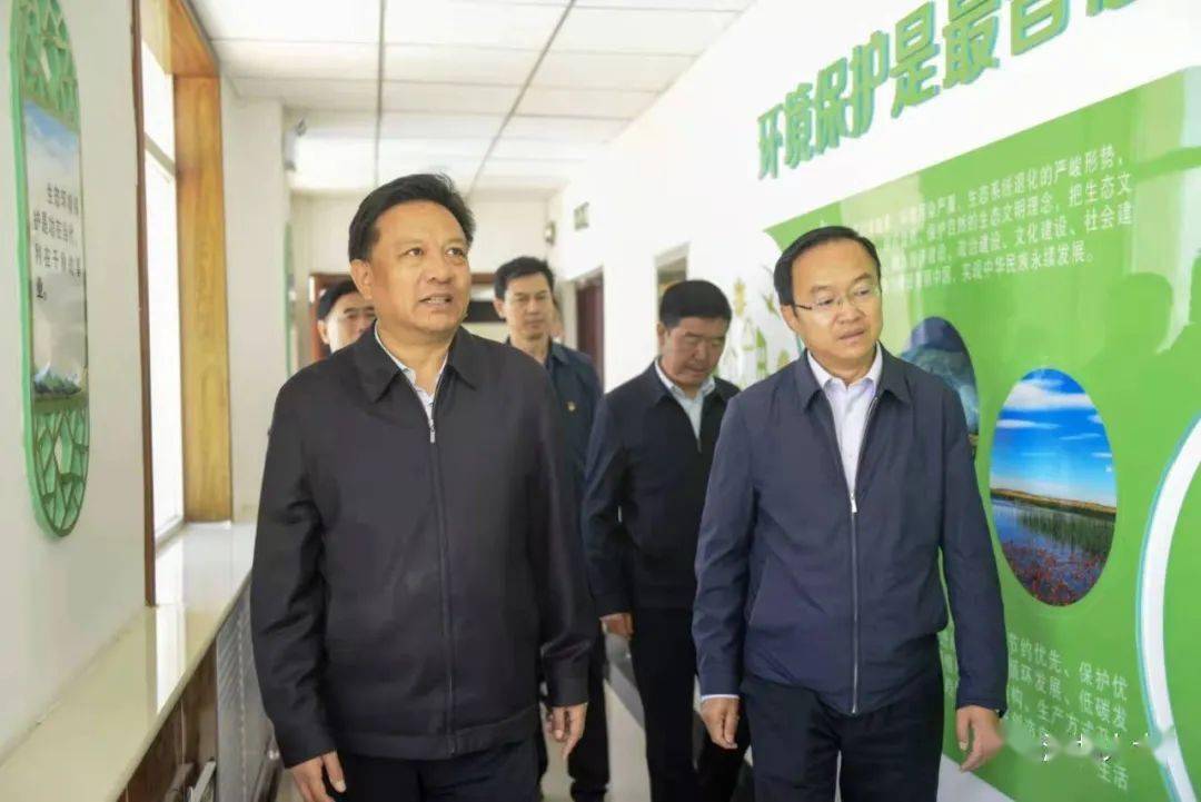 在州人大常委会主任陈东昌,副主任徐永功,副秘书长,办公室主任汪发元