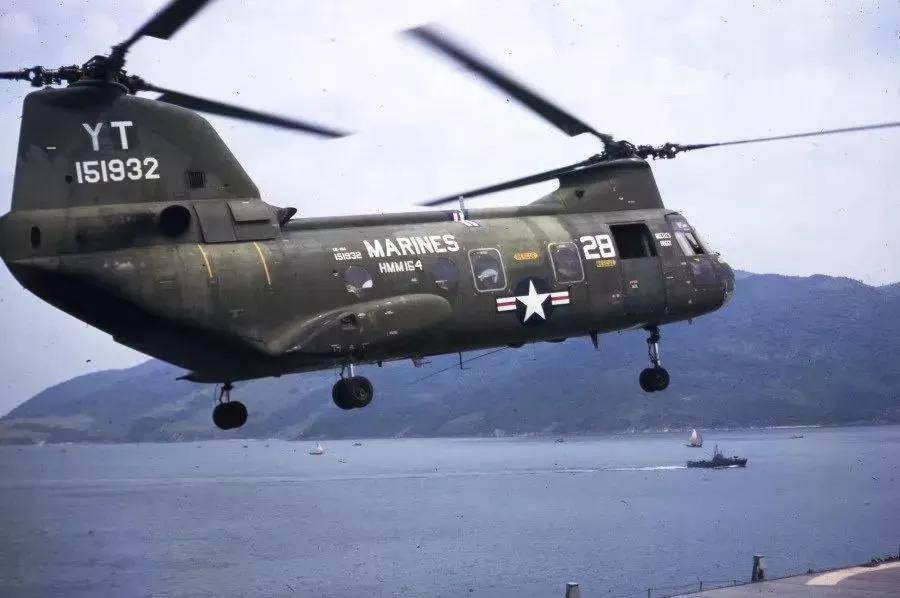 四等人的飞行车厢两次参与使馆溃逃的ch46海骑士直升机