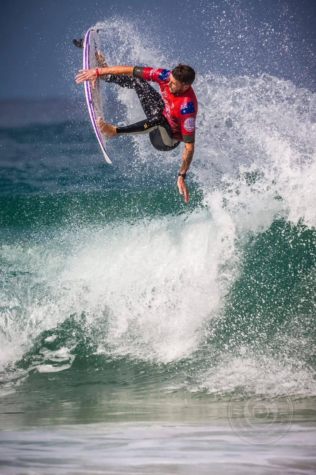 中国摄影网签约摄影师曹立平浪尖之舞