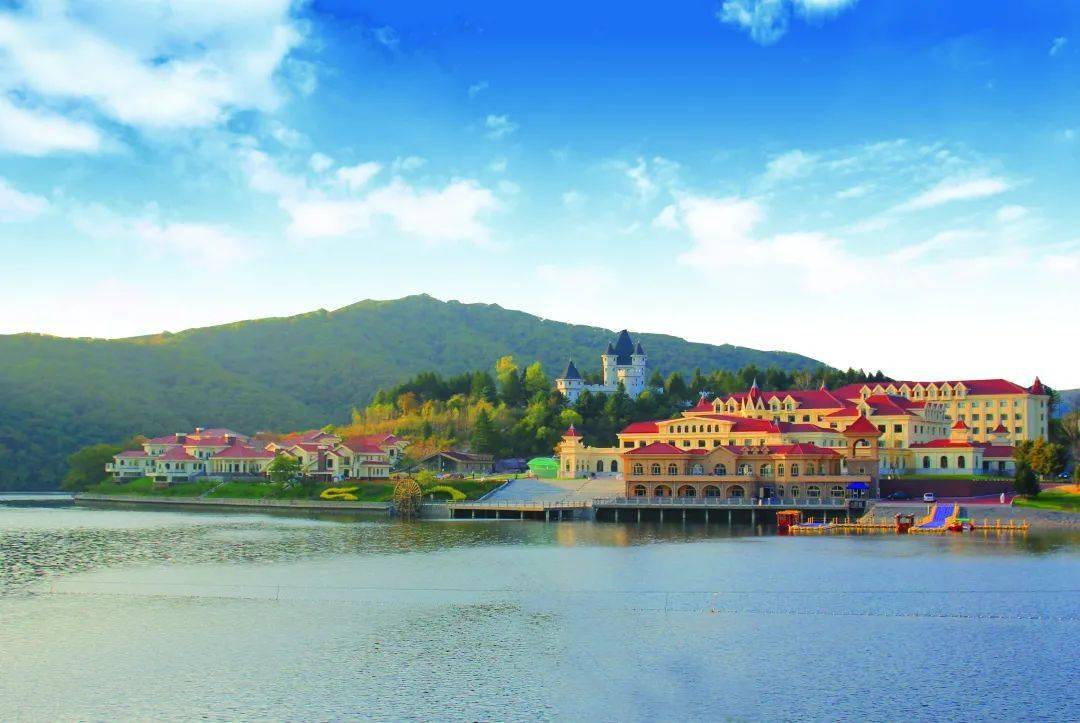 金秋通化振国养生谷壹号庄园的风情古堡里收藏着你的佳期如梦