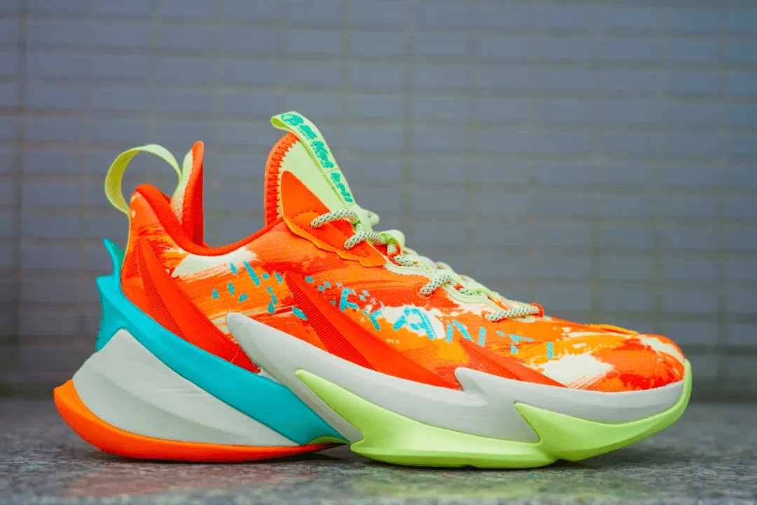 特步战獒2代,为外场而生的球鞋_后跟