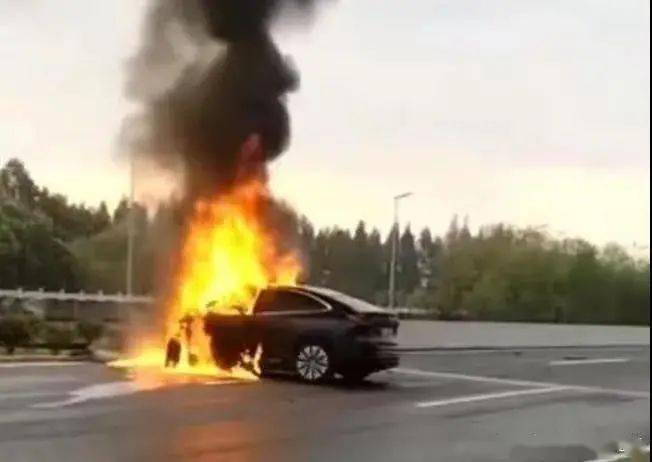 梦境的警示，解读梦见家里着火儿子掉进火里的深层含义