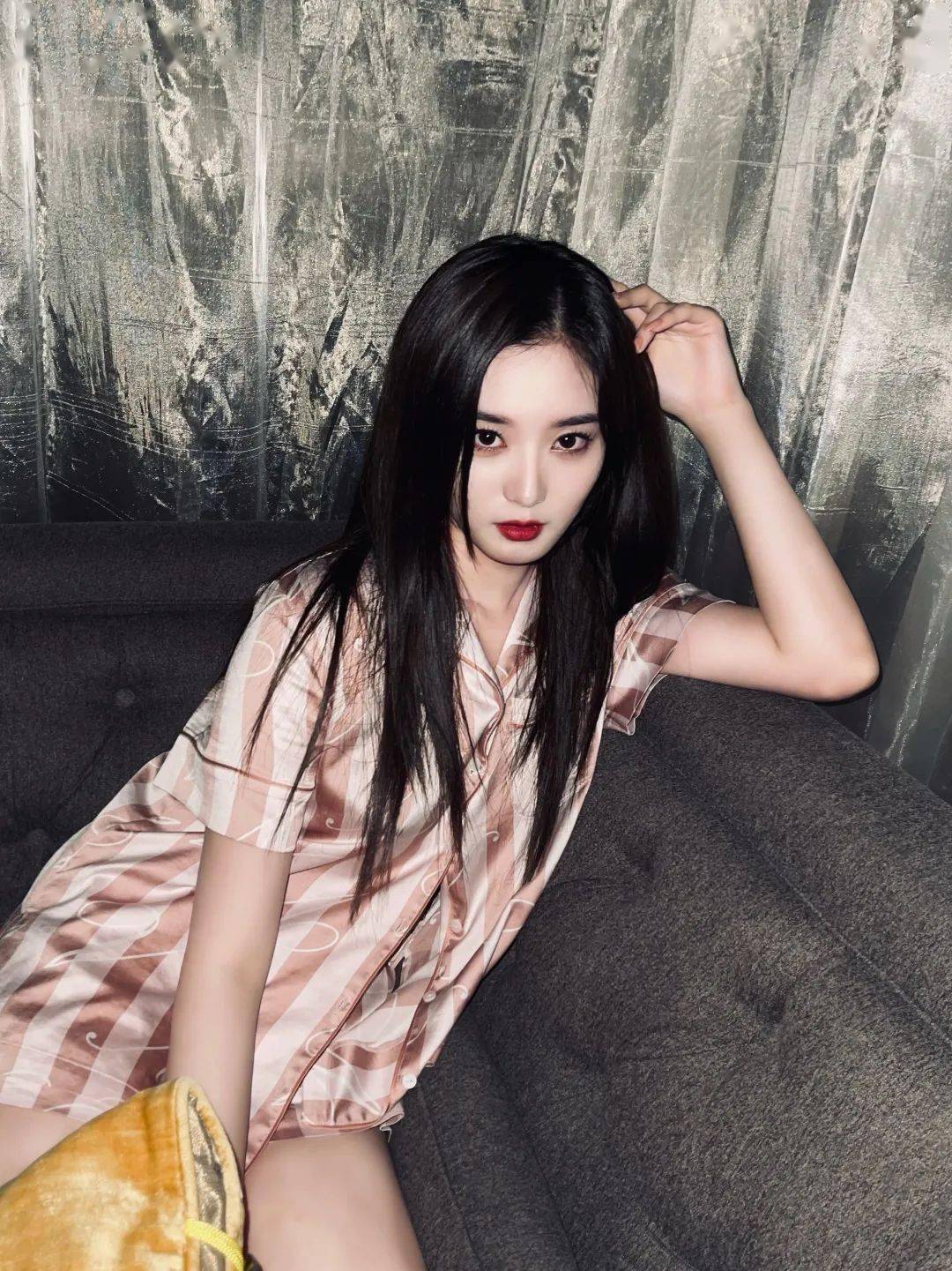 伊丽莎白·泰勒|乔晶晶于途的高甜戏，全被它抢镜了！