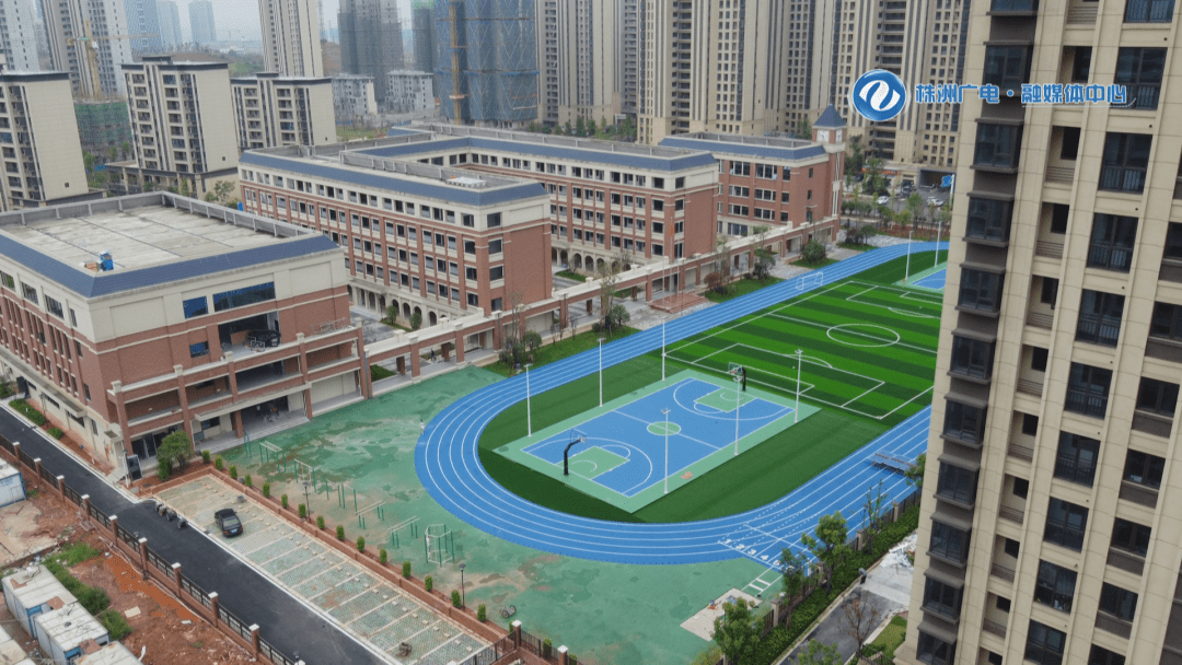 市二中附属第二小学校长 邹晓桃"二中附二小现在的建设99%已经完工
