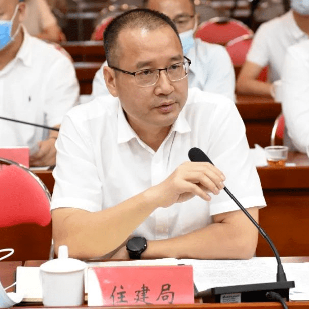 64市人大常委会组成人员,人大代表提出询问64市政府领导莫开奇作