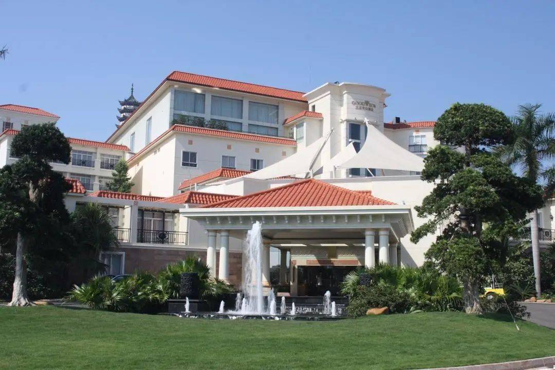 758元入住这家酒店亲水房 2大2小全家玩!_松山
