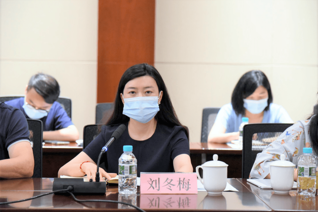 镇党委副书记,镇长候选人刘冬梅,镇党委委员斯向军,副镇长吴慧出席