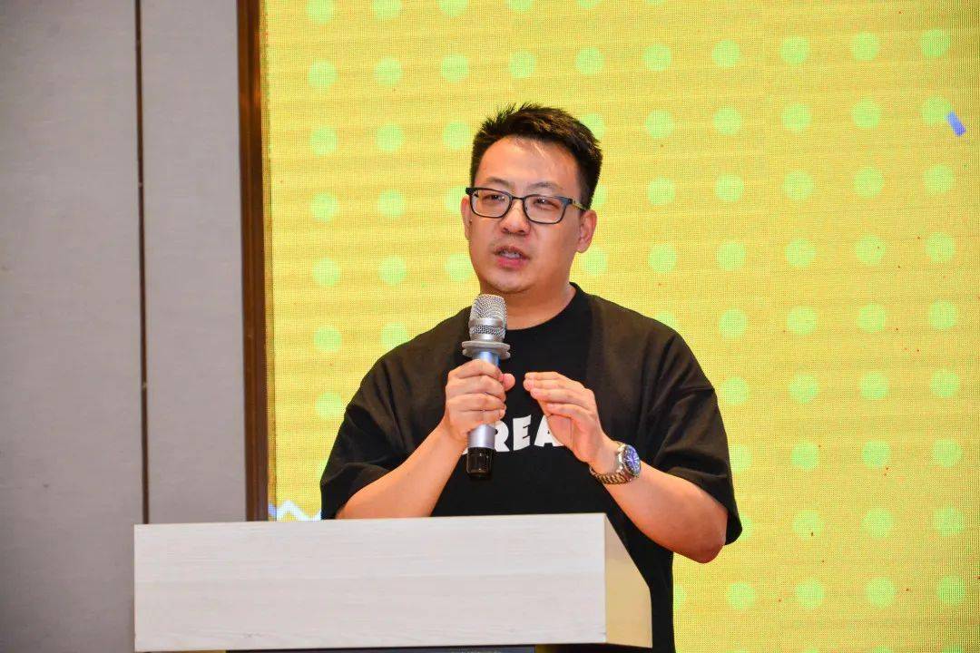 微瘾星球vp&联合创始人李杰先生深耕新媒体培训行业6年,培训孵化