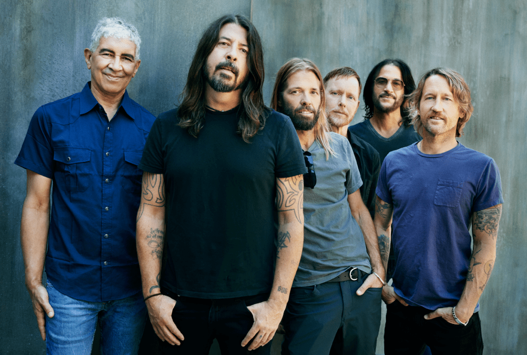 vma首个全球偶像奖颁给了foofighters